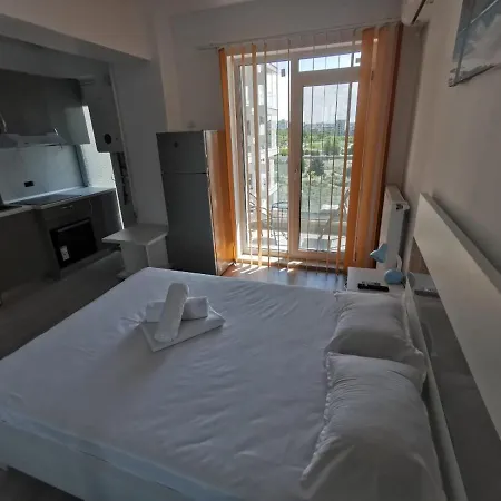 Grand Mamaia