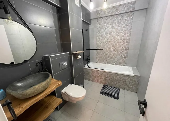 Grand Mamaia Apartment