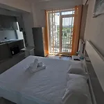 Grand Mamaia