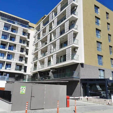 Grand Mamaia Апартаменты *