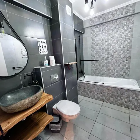 Grand Mamaia Apartment *