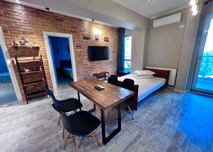 Grand Mamaia Apartment